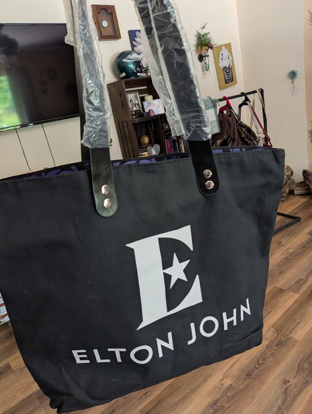 Elton John 4+ Piece Limited Edition Gift Set - Picture 7 of 7